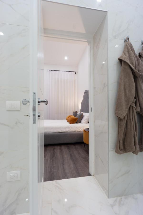 Suite Rodinò 24 Napoli Exterior foto